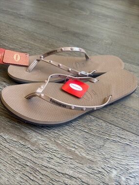 Havaianas Rose Gold You Spikes Sandals Studded Slim Flip Flops in Beige